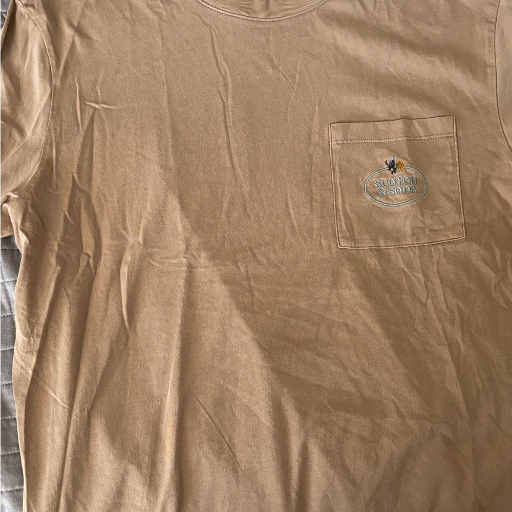 Scotch and Soda Men’s Tan T-Shirt with Pocket and embroidered never worn